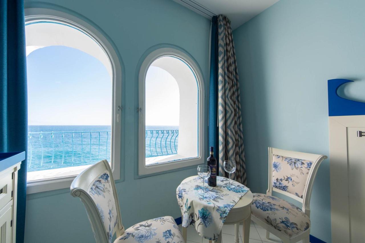 Double Room with Sea View,985778575:JPEG